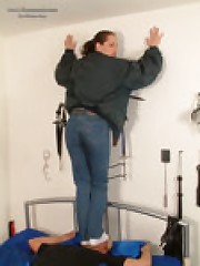 Girl trampled boyfriend