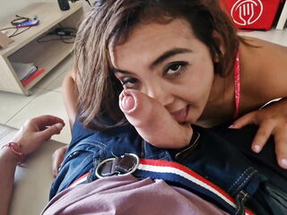 18-year-old blondes and brunettes suck and