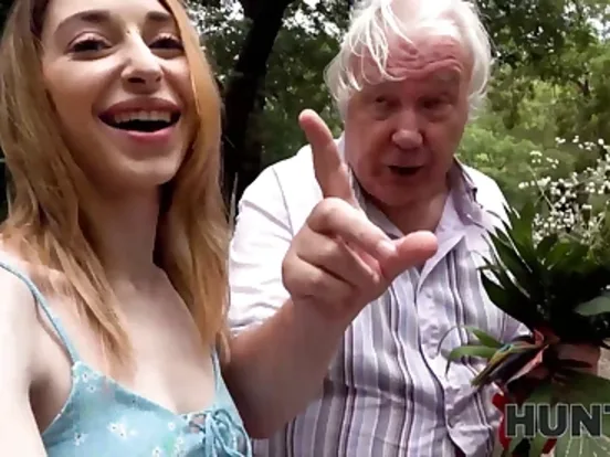 Unsatisfied minx cheats on old boyfriend